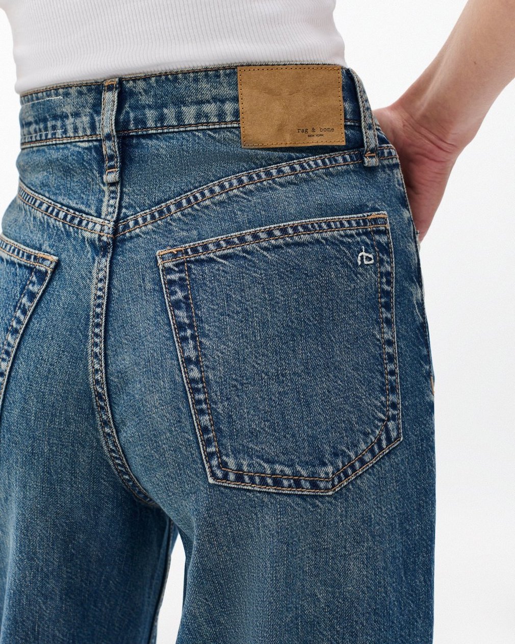Andi Ankle Wide-Leg Jeans - Delcan - Image 5