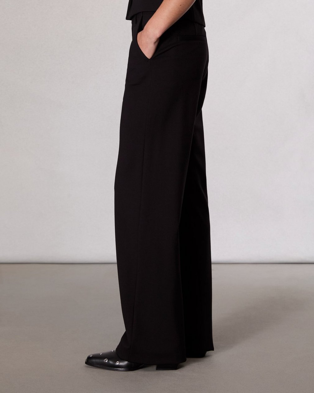 Shea Pants - Black - Image 4