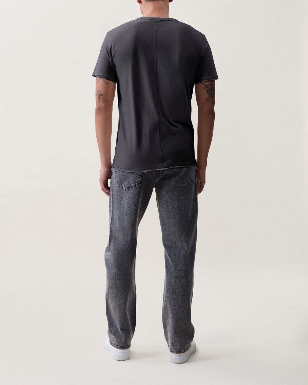 Matthew Pocket Tee - Dark Grey - Image 2